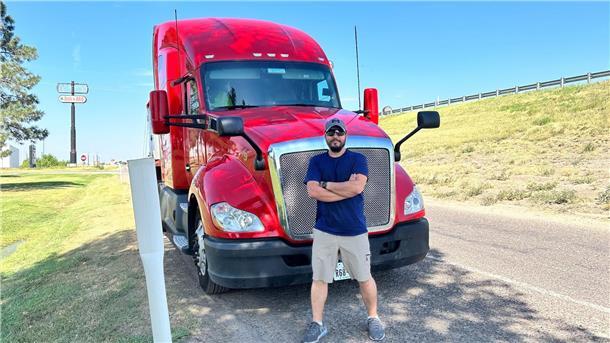 Chaibar Daulatsai ist ehemaliger Bataillonskommandeur der Spezialkräfte in Afghanistan. Heute arbeitet er als Truck-Driver in den USA.