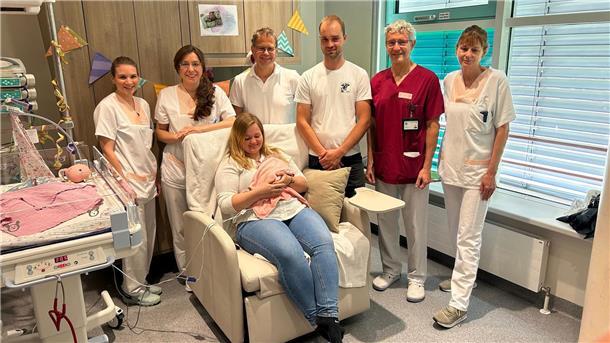 Winziges Baby mit 265 Gramm in Passau geboren Chefarzt Matthias Keller spricht von einem kleinen Wunder. Inzwischen gehe es dem Kind ausgezeichnet, das Gewicht habe sich mehr als vervierfacht.