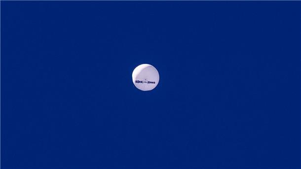 Kritik an Biden über Umgang mit Ballon-Affäre reißt nicht ab China beharrt darauf, dass die Ballons - außer über den USA wurden auch welche über Kolumbien, Venezuela und Costa Rica gesichtet - nur wissenschaftlichen Zwecken dienen.