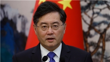 Chinas Außenminister Qin Gang bei einer Pressekonferenz in Peking.
