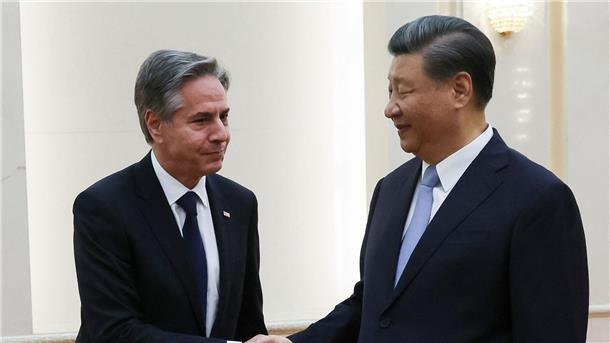 China und USA wollen angespannte Beziehungen stabilisieren Chinas Staats- und Parteichef Xi Jinping begrüßt US-Außenminister Antony Blinken.