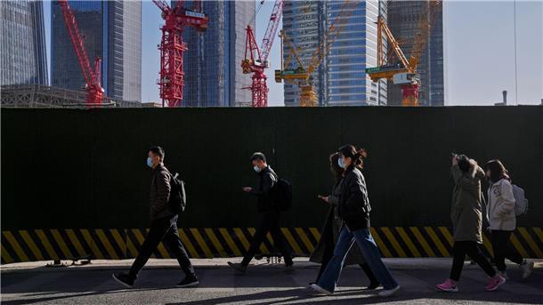 Chinas Wirtschaft rutscht tiefer in die Deflation Chinas Wirtschaft ist im November weiter in die Deflation gerutscht.