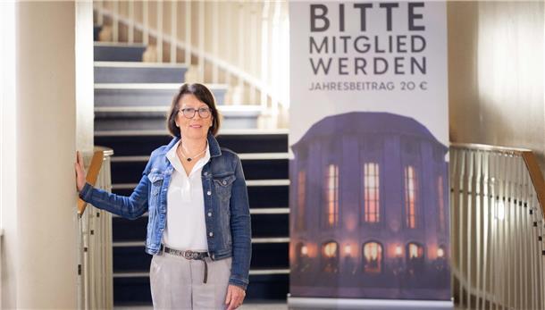 Theater-Förderverein vermisst Bremerhavens Politiker Christa Lüken ist seit September 2023 Vorsitzende des Fördervereins des Bremerhavener Stadttheaters. Rund 40.000 Euro spendet der Verein jährlich für Inszenierungen und Investitionen.