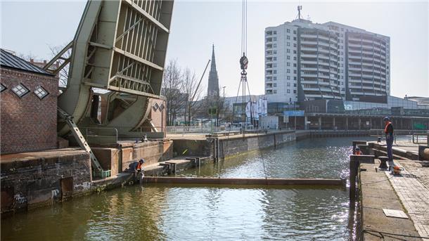 Zufahrt zu den Havenwelten in Bremerhaven wieder frei Bauarbeiten am Verbindungskanal