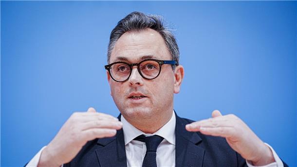 Intensivmediziner: So hohen Krankenstand noch nicht erlebt Christian Karagiannidis, Präsident der Deutschen Gesellschaft für Internistische Intensivmedizin und Notfallmedizin (DGIIN).