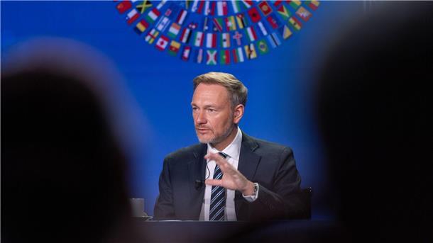 Lindner: Deutschland weiter ein Stabilitätsanker Christian Lindner (FDP), Bundesminister der Finanzen, spricht bei einer Pressekonferenz bei der Jahrestagung des Internationalen Währungsfonds und der Weltbank in Marrakesch.