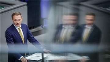 Christian Lindner (FDP) spricht im Plenum des Bundestags zum geplanten Nachtragshaushalt.