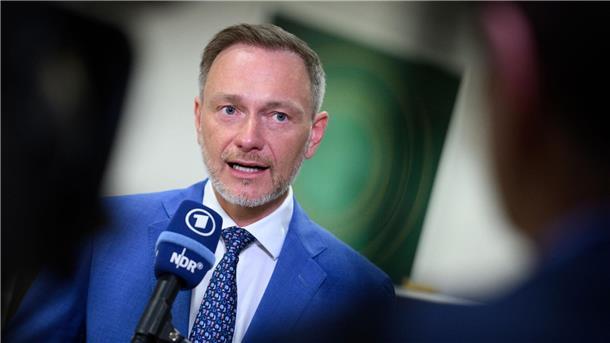 Lindner zu Appellen der Union: Keine „Koalitionsspielchen“ Christian Lindner verteidigt die in der Regierung umstrittenen FDP-Vorschläge für eine „Wirtschaftswende“.