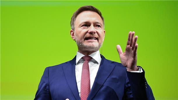 Klare Lindner-Ansage: Kein Klimageld in dieser Wahlperiode Christian Lindner zum Klimageld: „Ab 2025 können wir technisch eine Pro-Kopf-Auszahlung vornehmen.“