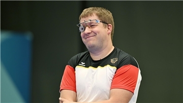 Christian Reitz im Finale mit der Luftpistole, wo er Fünfter wurde.