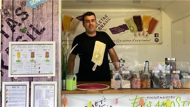 Christiano Schwartz vom Eisstand „Paletas Brasil“