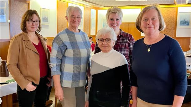 Christine Janßen, Helga Cornelius, Christa Hirche, Madita König und Mareike Luers (von links) suchen dringend Nachfolgerinnen. Ulrike Vorwerk - ebenfalls im Vorstand der Landfrauen Abbehausen - war am Mittwoch verhindert.