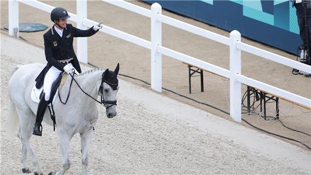 Deutsches Vielseitigkeits-Team reitet auf Medaillen-Kurs Christoph Wahler und Carjatan reiten als zweites deutsche Paar bei Olympia.
