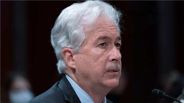 Bericht: CIA-Chef während russischer Angriffe in Kiew CIA-Chef William Burns hielt sich während des Raketenbeschusses in der US-Botschaft in Kiew auf.