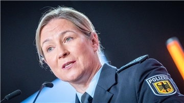 Claudia Pechstein in Uniform beim CDU-Konvent in Berlin.