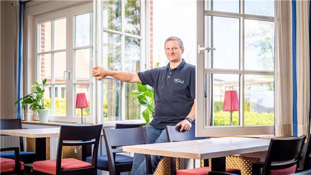  Claus Seebeck betreibt in Flögeln einen familiengeführten Landgasthof. Foto: Hartmann
