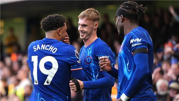 Liverpool nutzt City-Patzer und übernimmt Tabellenspitze Cole Palmer (M.) traf gleich viermal für den FC Chelsea.