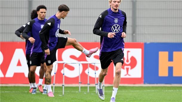 Collins und Woltemade trainieren jetzt bei der A-Auswahl zusammen. 