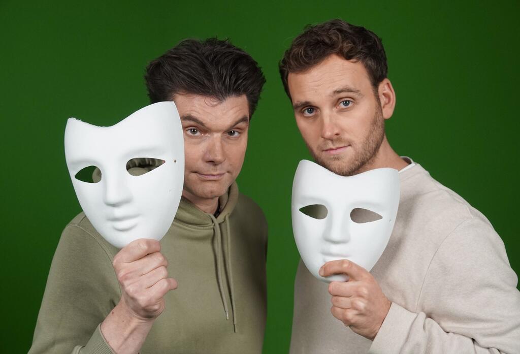 Comedian Lutz van der Horst leidet unter dem Impostor-Syndrom und berichtet in einer Doku mit Leon Windscheid erstmals darüber.