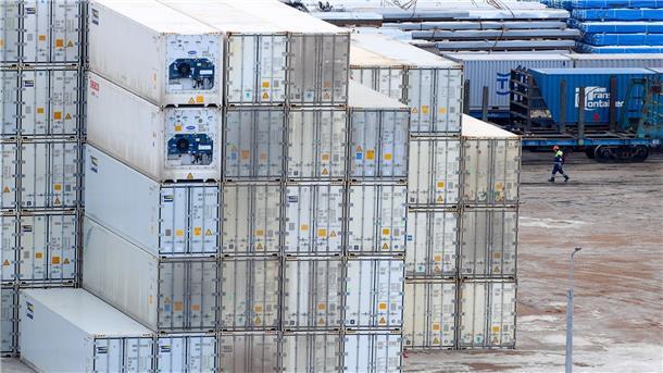 Deutlich weniger Ladung in russischen Häfen Container im Hafen von St. Petersburg.