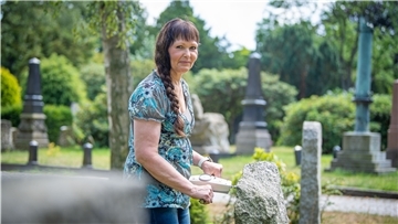 Cornelia Graupner, Friedhofsverwalterin in Wulsdorf.