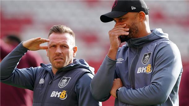 Bellamy neuer Nationaltrainer von Wales Craig Bellamy (l) hat seinen ersten großen Posten als Cheftrainer.