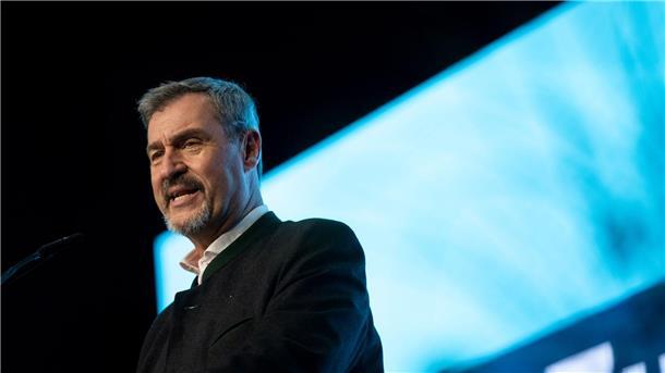 Söder: EU-Verbrennerverbot gefährdet Hunderttausende Jobs CSU-Chef Söder meint: „Ohne Auto droht ein Kollaps.“