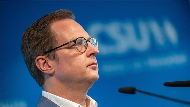CSU-Generalsekretär: Schnellverfahren gegen Klimaaktivisten CSU-Generalsekretär Martin Huber (l) findet klare Worte für Klimaaktivisten der Letzten Generation.