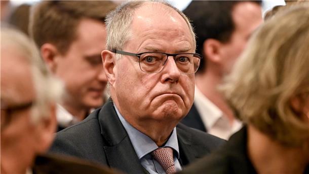 Scholz relativiert Klingbeil-Vorstoß zum Ehegattensplitting „Da lässt man nicht so einfach mal so einen Heißluftballon starten“, sagt Peer Steinbrück zum Vorschlag seines Parteichefs Lars Klingbeil.