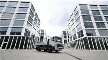 Daimler Truck will bis 2030 rund 5.000 Stellen streichen. (Archivbild)