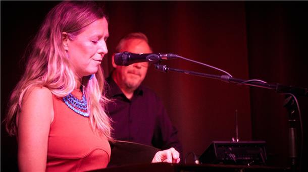 Daisy Chapman am Klavier