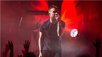 Damon Albarn schlägt sich noch manche Nacht um die Ohren. Aber nicht mehr so oft wie früher.