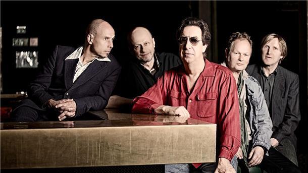 Musikalische Landschaften: Agitation Free mit neuem Album Daniel Cordes (l-r), Burghard Rausch, Michael Hoenig, Gustl Lütjens und Lutz „Lüül“ Graf-Ulbrich von der Band Agitation Free haben ein neues Album.