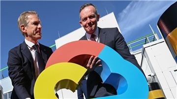 Daniel Holz und Volker Wissing bei der Eröffnung des neuen Google Cloud-Rechenzentrum in Hanau.