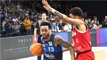 Daniel Norl (links) hat mit den Eisbären vier Heimsiege am Stück gewonnen. Gegen die Kirchheim Knights soll Nummer fünf folgen.