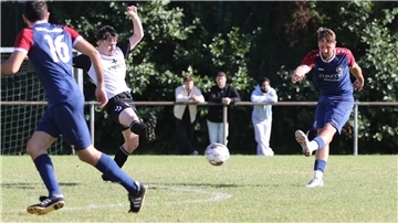 TuS Einswarden gegen VfL Wilhelmshaven in der Fußball-Kreisliga