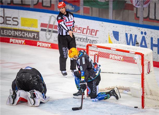 Pinguins siegen wieder - und sind nun punktgleich mit Tabellenführer Berlin Das 1:2 für die Nürnberg Ice Tigers.