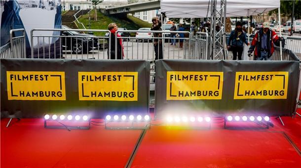Über 41.000 Besucher: 30. Filmfest Hamburg geht zu Ende Das 30. Hamburger Filmfest wurde mit dem Film „Wir sind dann wohl die Angehörigen“ eröffnet.
