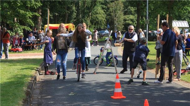 „De Möhl“ ist Pfingstmontag wieder für die ganze Familie da Das Angebot zum Mühlentag lockt junge und auch erwachsene Besucher nach Alfstedt-Bredemehe.