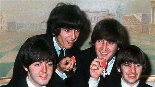 Das Archivbild aus 1965 zeigt die vier „Pilzköpfe“ der britischen Popgruppe „The Beatles“.