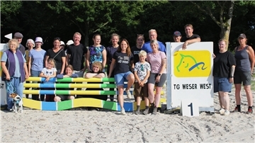 Aufbauteam der TG Weser-West für das Reitturnier