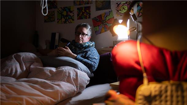 Frau im Bett