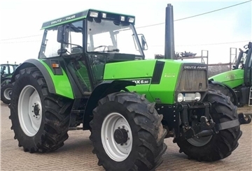 Das Bild zeigt ein Vergleichsmodell des gesuchten Traktors.