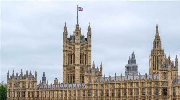 Weiter Parlamentsstreit um britischen Asylpakt mit Ruanda Das britische Unterhaus hat zwei Änderungsanträge des Oberhauses mit Regierungsmehrheit abgelehnt.