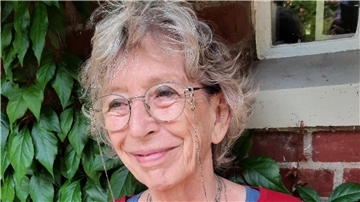 Das Buch „Die Farm in den grünen Bergen“ hat Susanne Pross vor Jahrzehnten zum ersten Mal gelesen - und schon damals hat es sie gefesselt.
