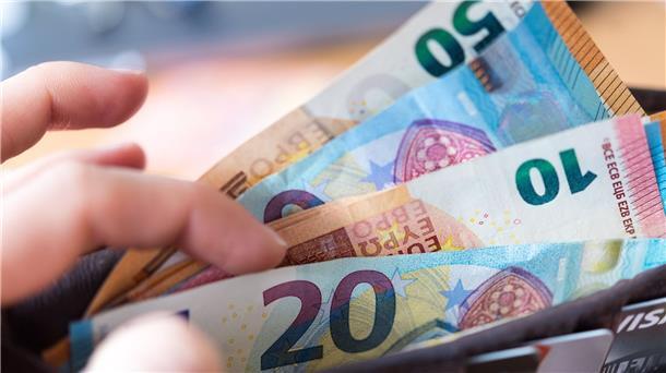 Ampel kommt Union mit Kompromiss zu Bürgergeld entgegen Das Bürgergeld soll nach den Plänen der Bundesregierung zum 1. Januar die bisherige Grundsicherung Hartz IV ablösen.