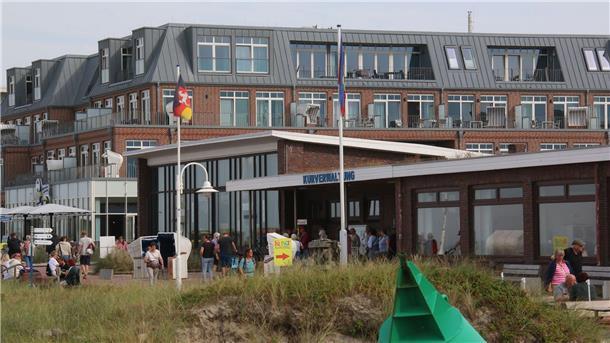 Besonderer Job auf besonderer Insel wird vergeben Das Büro des Bürgermeisters oder der Bürgermeisterin auf der Insel Wangerooge ist nah am Strand - im Gebäude der Kurverwaltung.