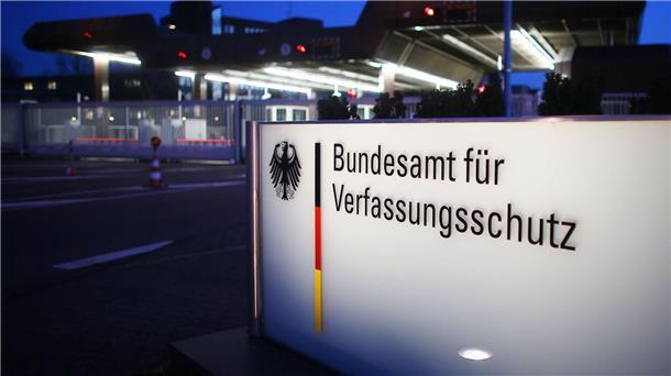 Deutschland im Fadenkreuz russischer Desinformation Das Bundesamt für Verfassungsschutz ist in Sorge: „In Deutschland soll das Vertrauen der Bevölkerung in Politik, Verwaltung, aber auch in die freien Medien untergraben werden.“
