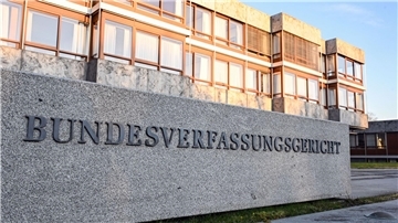Das Bundesverfassungsgericht hat zu Zuschlägen für Nacharbeit geurteilt (Archivbild).