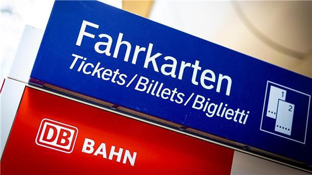 49-Euro-Ticket: Länder fordern jährliche Preisprüfung Das bundesweit nutzbare Nahverkehrsticket für Busse und Bahnen soll zum 1. Mai starten